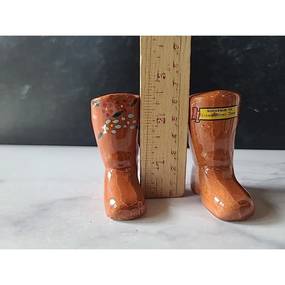 Grand River Dam Souvenir Salt And Pepper Shakers Vintage, READ